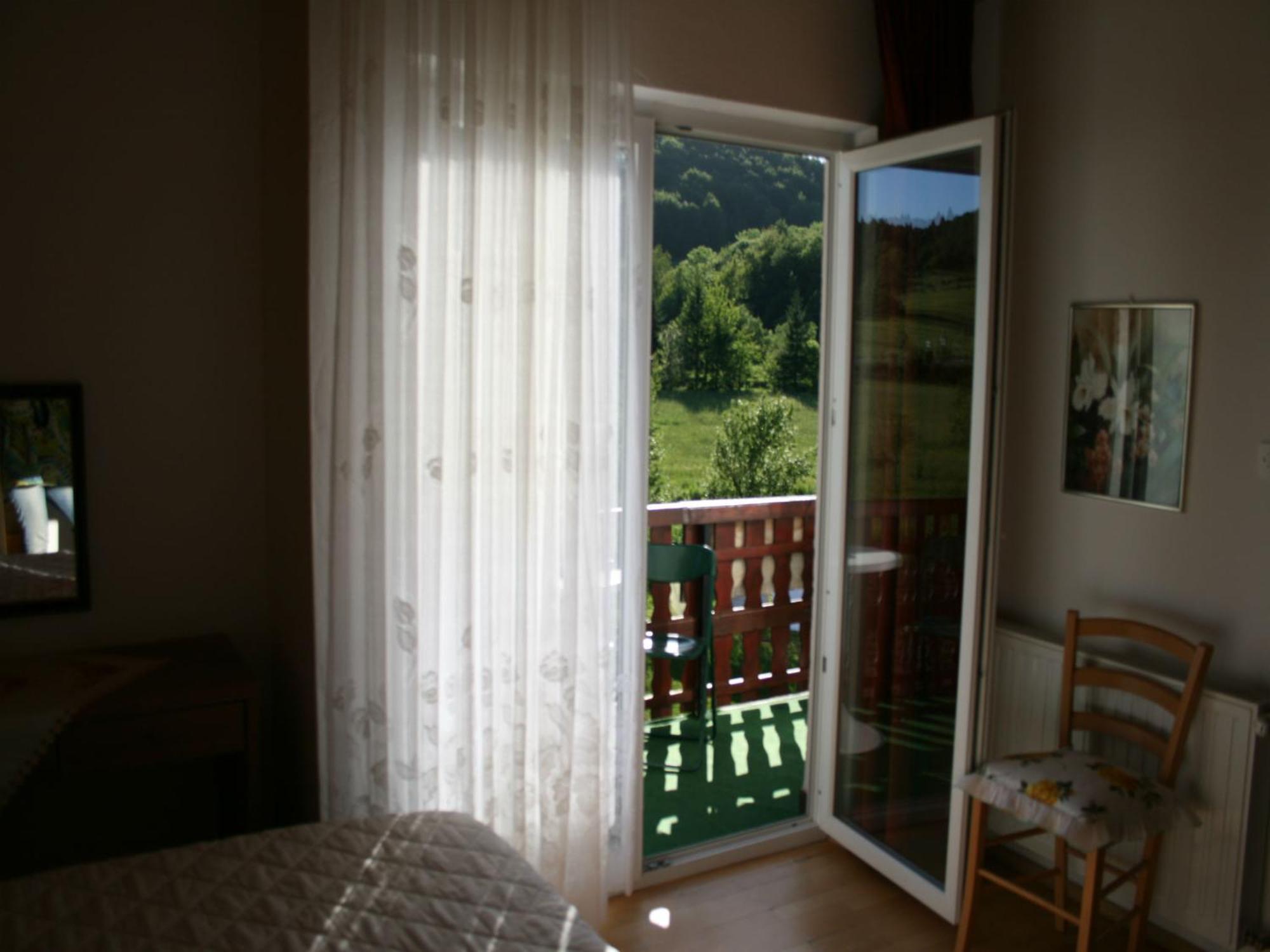 Adriana Guesthouse Езерца Экстерьер фото